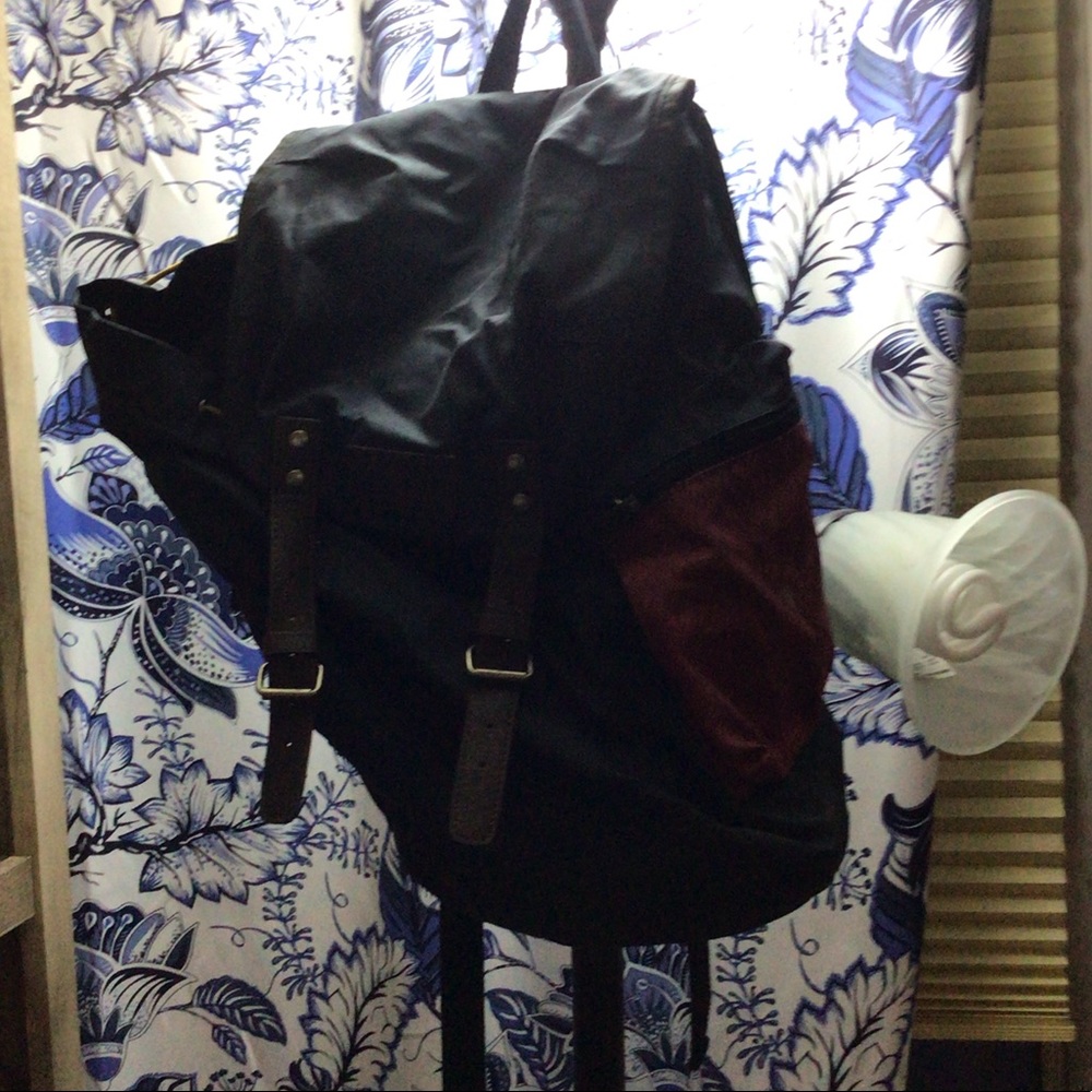 AMERICAN EAGLE HIKING CAMPING BAG